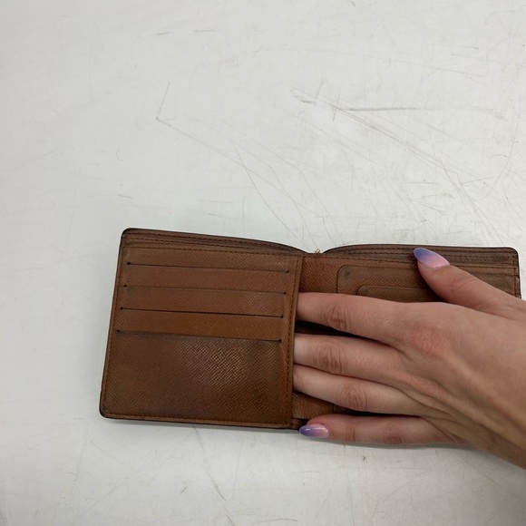 Louis Vuitton monogram bifold wallet - Picture 7 of 12